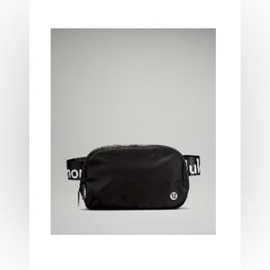 BLACK/WHITE Lululemon Everyday belt bag UNISEX